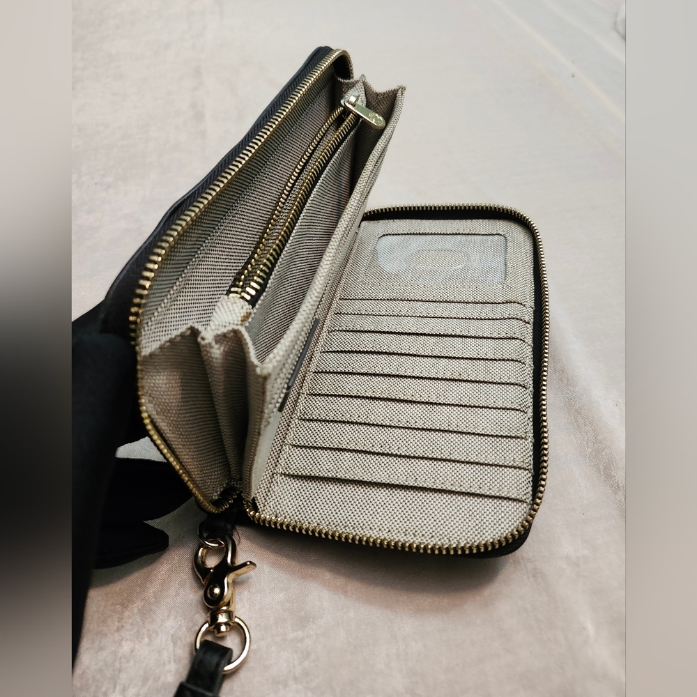 Spartina 449 Black Leather Wristlet with Gold Accents - Picture 4 of 5